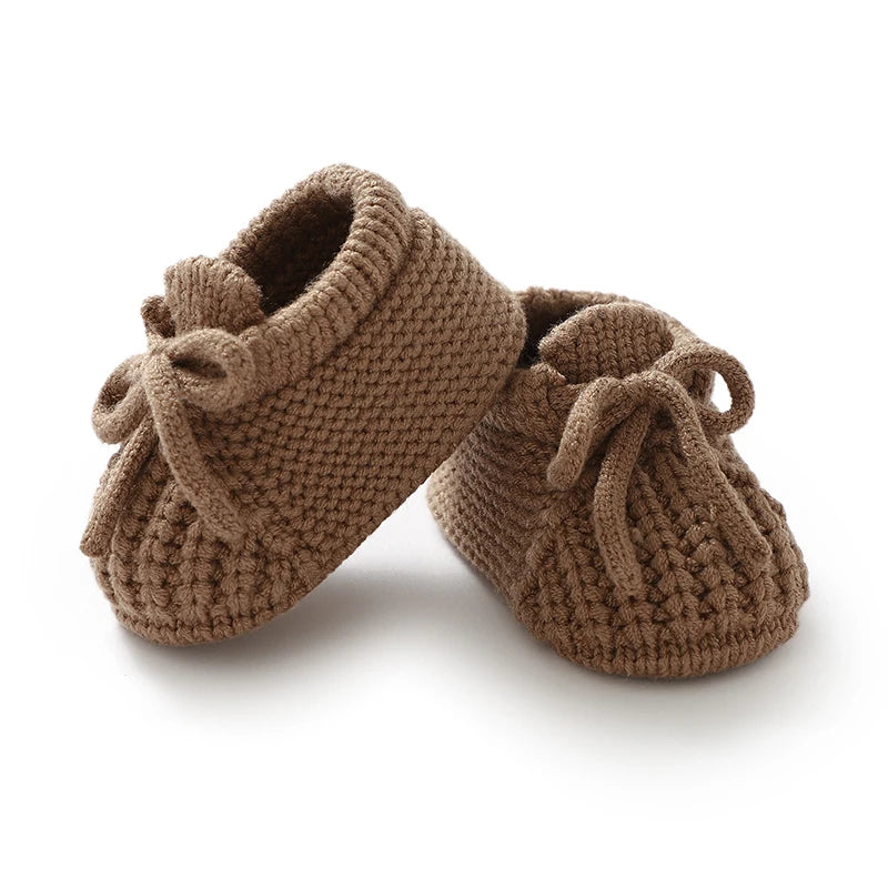 Botinha de Tricô Plumi — Quentinha para o Berço (0-18 meses)