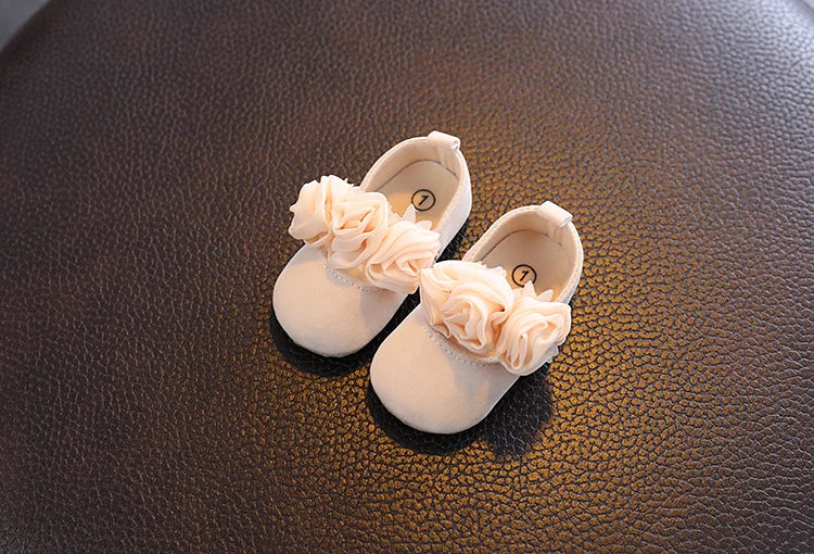 Sapatilha Princesa de Renda Plumi — Batizado e Festa (0-18 meses)