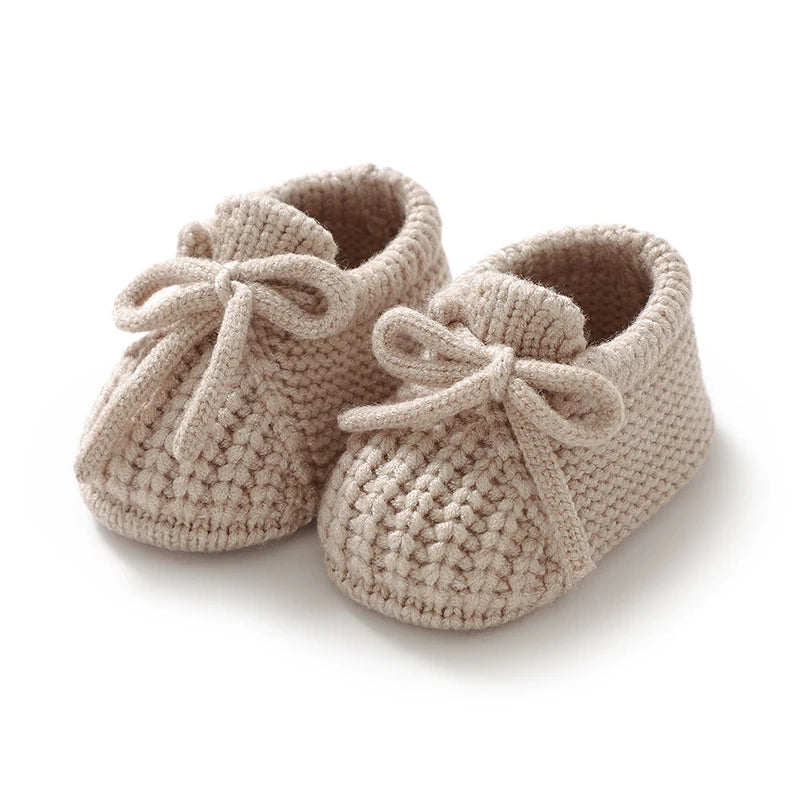 Botinha de Tricô Plumi — Quentinha para o Berço (0-18 meses)