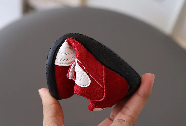 Tênis Retrô Plumi — Estilo Casual Versátil (BR 21-30)