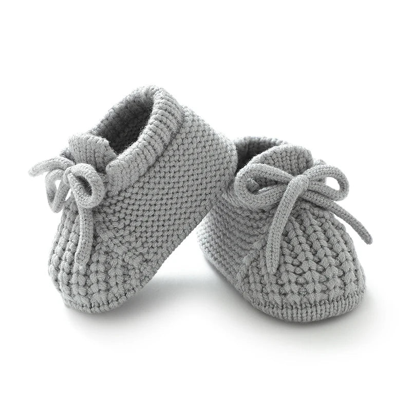 Botinha de Tricô Plumi — Quentinha para o Berço (0-18 meses)