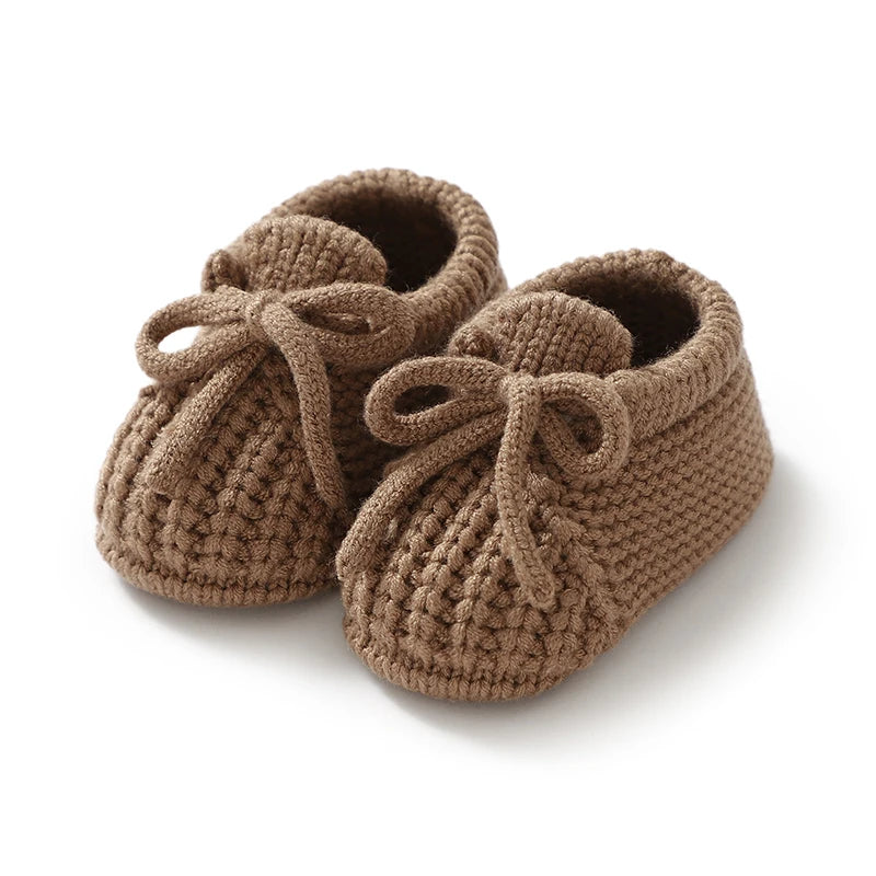 Botinha de Tricô Plumi — Quentinha para o Berço (0-18 meses)
