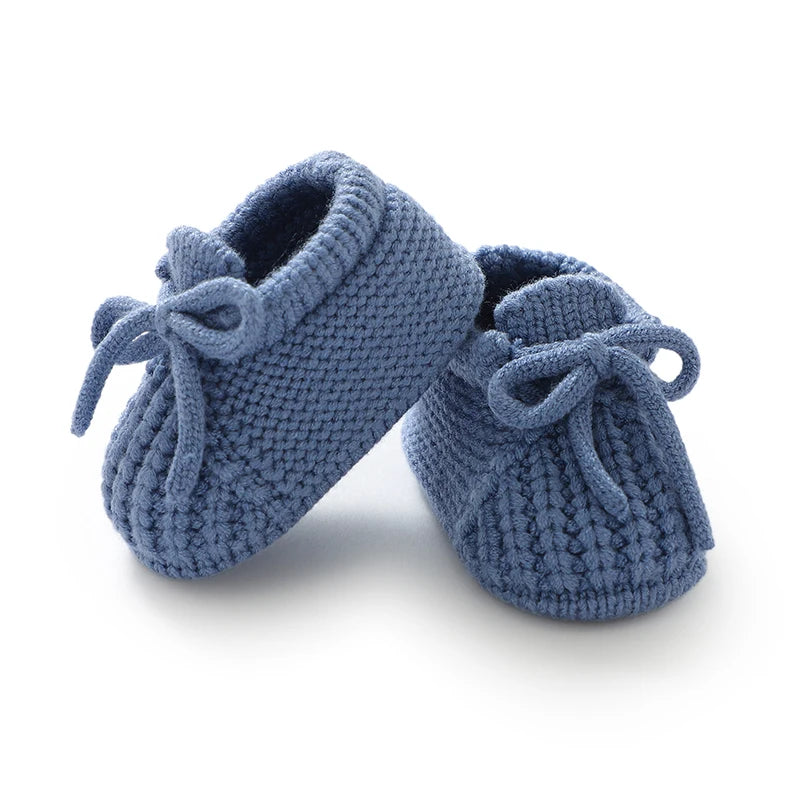 Botinha de Tricô Plumi — Quentinha para o Berço (0-18 meses)
