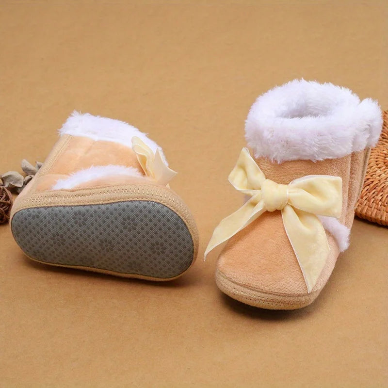 Botinha Pompom Plumi — Quentinha de Inverno (Recém-nascido)