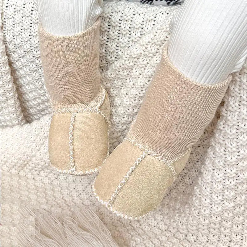 Botinha de Camurça Plumi — Pelúcia de Inverno (0-12m)