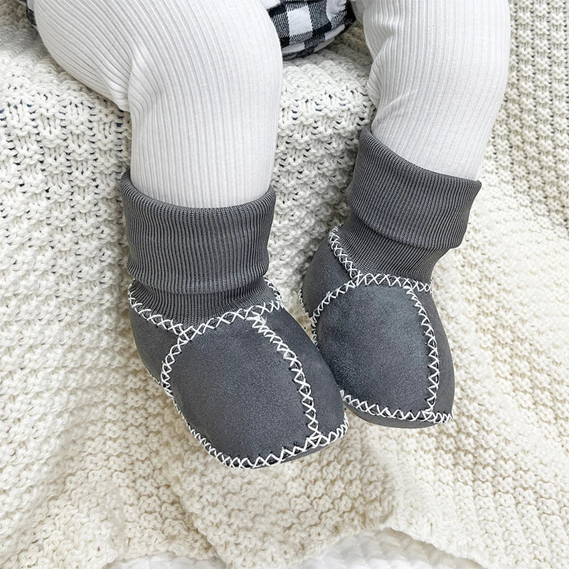Botinha de Camurça Plumi — Pelúcia de Inverno (0-12m)